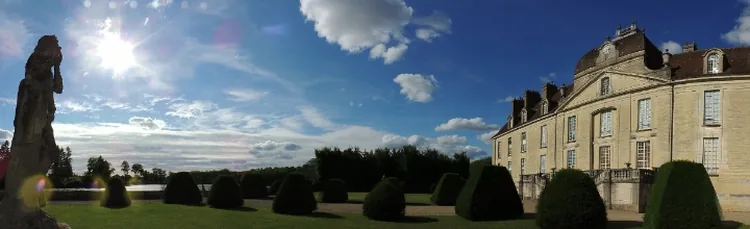 Château de Fontaine-Française à Fontaine-Française, Côte-d'Or (21)