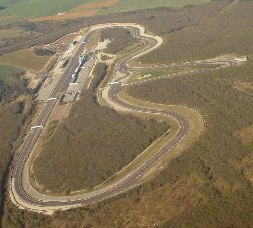 Circuit Dijon-Prenois à Prenois, Côte-d'Or (21)