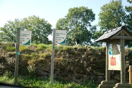 Circuit Randonnée Pédestre - Entre Cere et Goul à Vic-sur-Cère, Cantal (15)