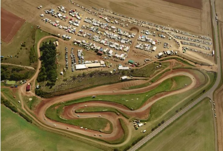 Circuit Automobile Terre à Is-sur-Tille, Côte-d'Or (21)