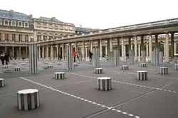 Colonnes de Buren à Paris 1er (75)