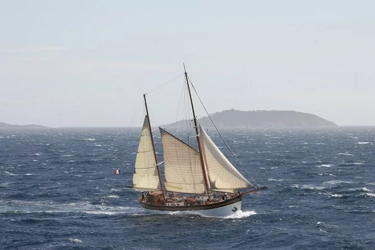 Croisières Côtières et Hauturières / Hoedic à Le Lavandou, Var (83)