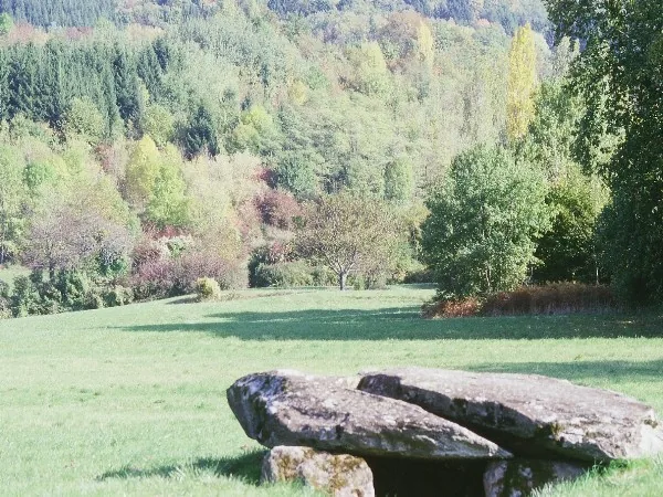 Dolmen de la Cave aux Fées à Saint-Cergues, Haute-Savoie (74)