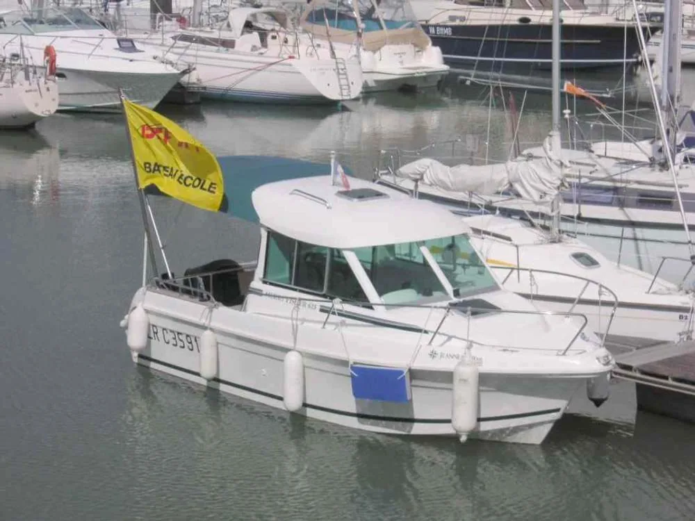École de Navigation Port d'Hyères à Hyères, Var (83)