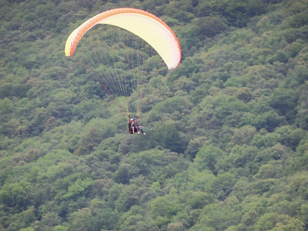 Ecole de Parapente Air-2-Ailes à Vif, Isère (38)