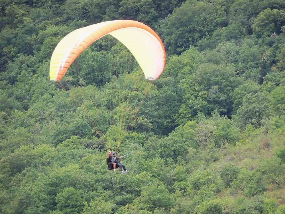 Ecoles de Parapente Air-2-Ailes à Vif, Isère (38)