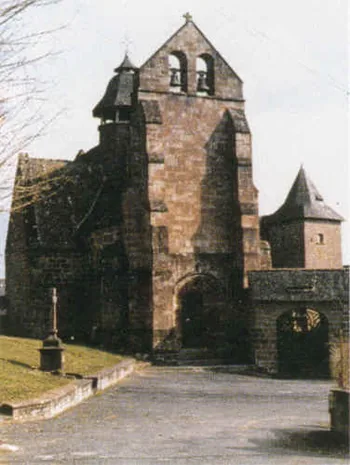 Eglise à Saint-Cyr-la-Roche, Corrèze (19)