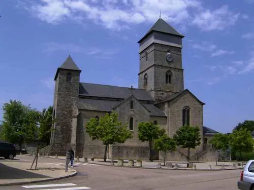 Eglise Saint-Côme et Saint-Damien à Chamboulive, Corrèze (19)