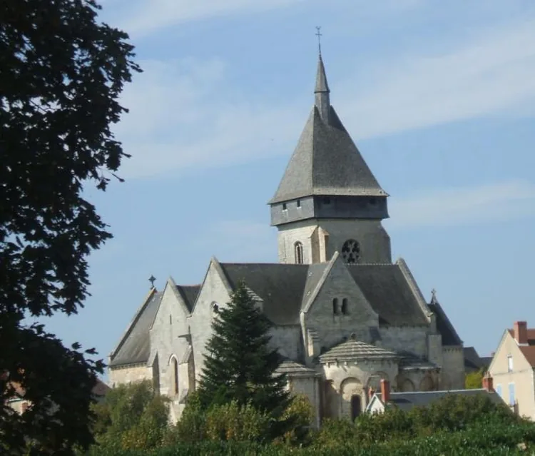 Eglise médiévale et village médiéval de Saint-Marcel à Saint-Marcel, Indre (36)