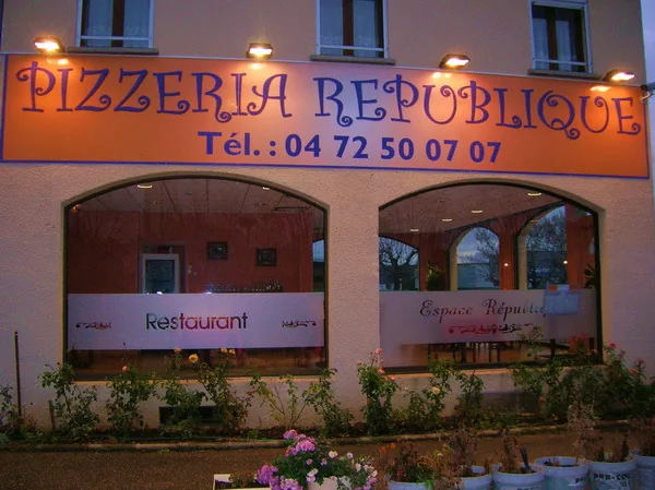 Espace Republique à Vénissieux, Rhône (69)