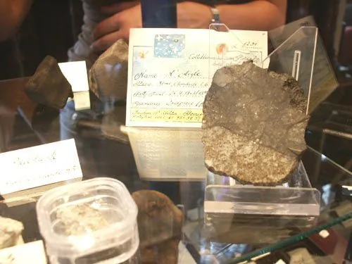 Exposition de la Météorite de l'Aigle à L'Aigle, Orne (61)