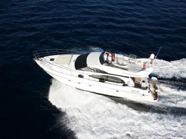 Express Yachts à Fréjus, Var (83)