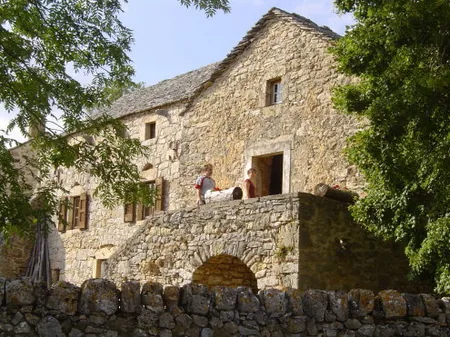 Ferme Caussenarde d'Autrefois à Hures-la-Parade, Lozère (48)