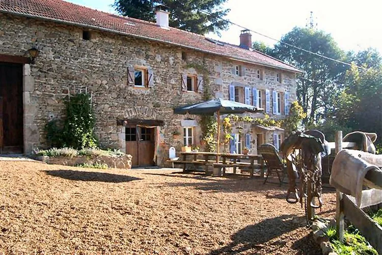 Ferme Équestre de Pradis à Bertignat, Puy-de-Dôme (63)