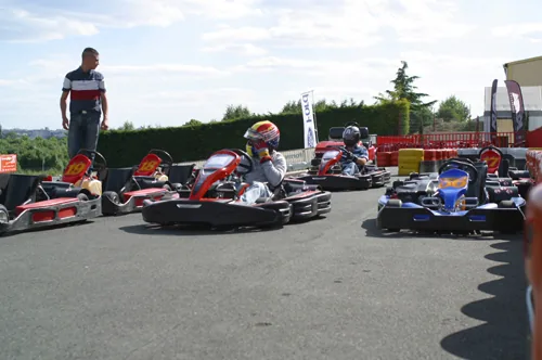 Formula Kart Speedway à Champniers, Charente (16)