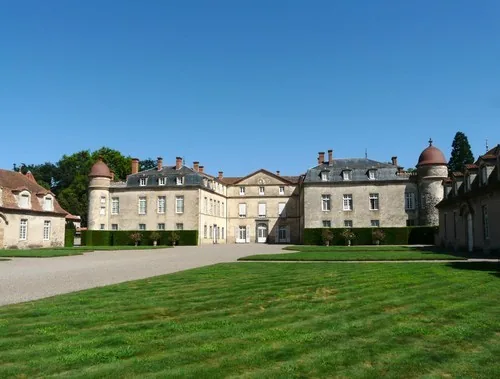 Géocaching Dans le Parc du Château de Parentignat à Parentignat, Puy-de-Dôme (63)