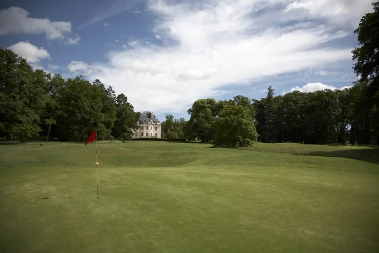 Golf du Domaine du Roncemay à Aillant-sur-Tholon, Yonne (89)