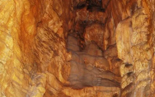 Grotte de Baume les Messieurs à Baume-les-Messieurs, Jura (39)