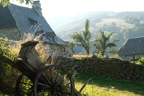 Hameau de Nierveze à Vic-sur-Cère, Cantal (15)