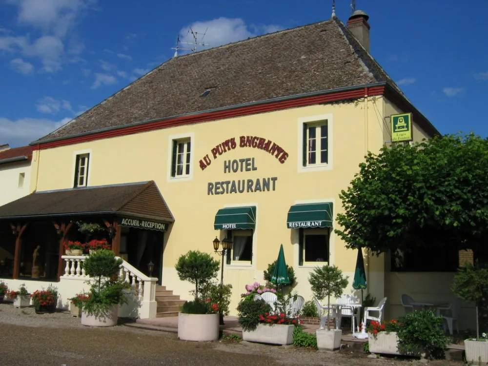 Hôtel restaurant Au Puits Enchanté à Saint-Martin-en-Bresse, Saône-et-Loire (71)
