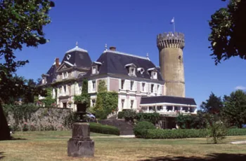Hôtel Le Château à Faverges-de-la-Tour, Isère (38)