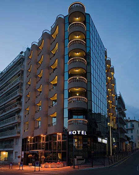Hôtel Belle Plage Brougham à Cannes, Alpes-Maritimes (06)