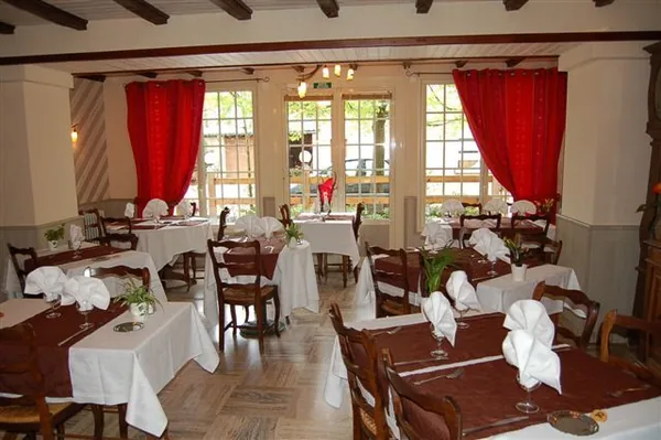 Hôtel Restaurant les Causses à Sévérac-le-Château, Aveyron (12)