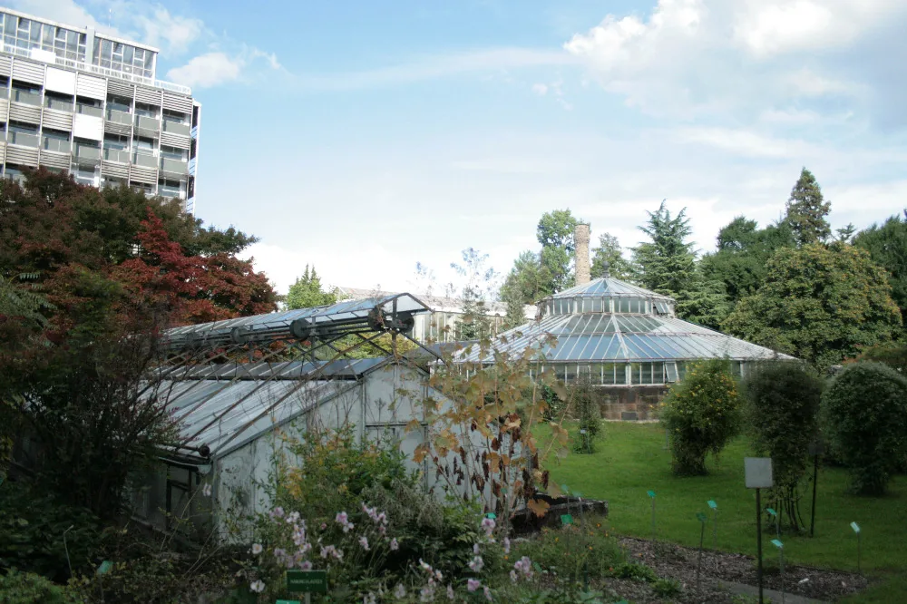 Serres et Institut de Botanique ©Shirin Khalili