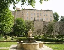 JARDIN LE NOTRE - CHÂTEAU D'ENTRECASTEAUX à Entrecasteaux, Var (83)