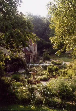 Jardin de l'Abbaye de Saint Arnoult à Warluis, Oise (60)