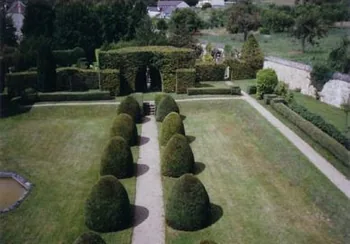 Jardins de l'Ancienne Commanderie à Neuilly-sous-Clermont, Oise (60)