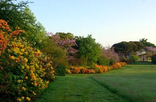 Jardin du Château de Boutiguéry à Gouesnach, Finistère (29)