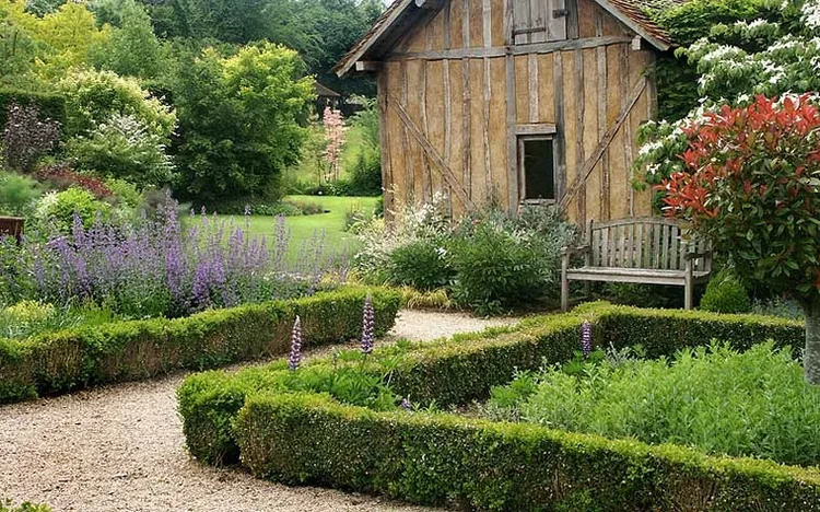 Jardins du Pays d'Auge et ses Maisons à Pans de Bois à Cambremer, Calvados (14)