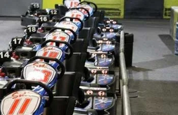 Karting Indoor Provence à Aubagne, Bouches-du-Rhône (13)