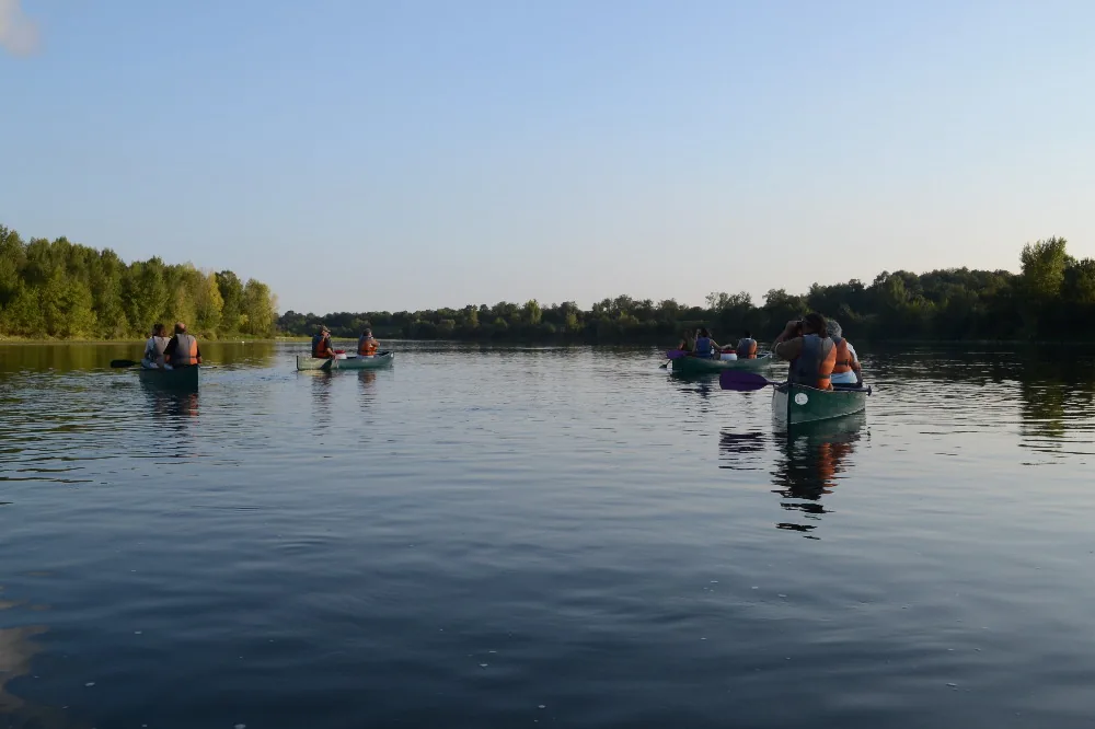 Descente de Loire en canoë au crépuscule