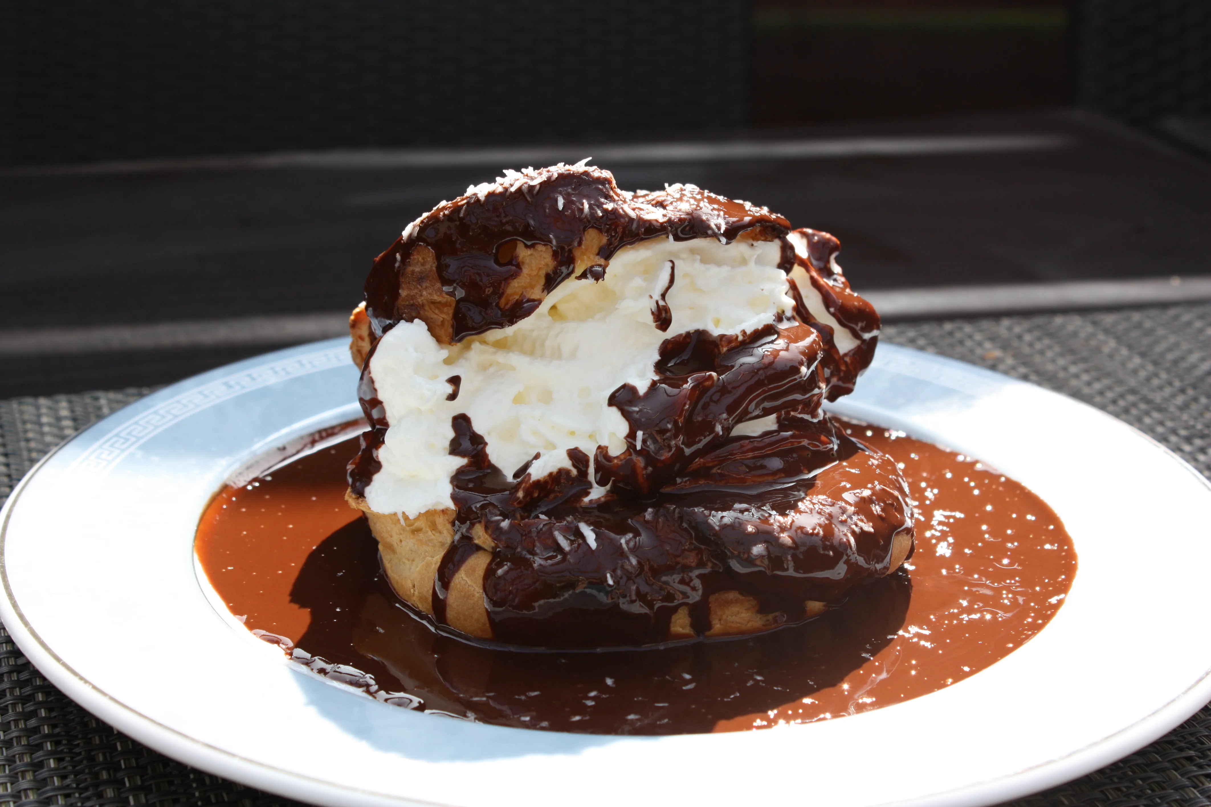 Les profiteroles au chocolat