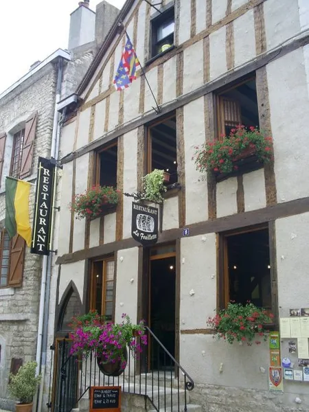 LA FEUILLETTE 132 à Chablis, Yonne (89)