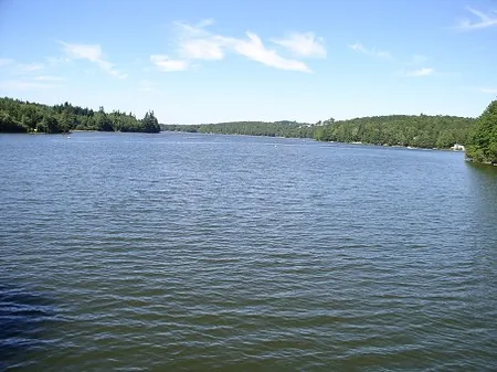Lac de la Triouzoune à Neuvic, Corrèze (19)
