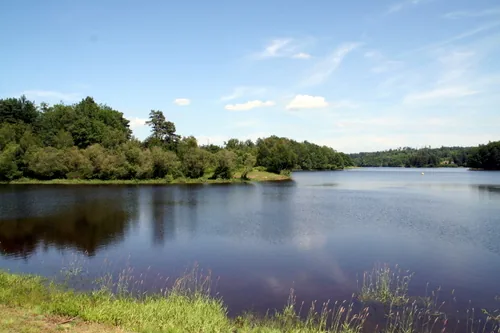 Lac de Feyt à Servières-le-Château, Corrèze (19)