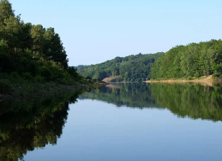 Lac de Viam à Viam, Corrèze (19)