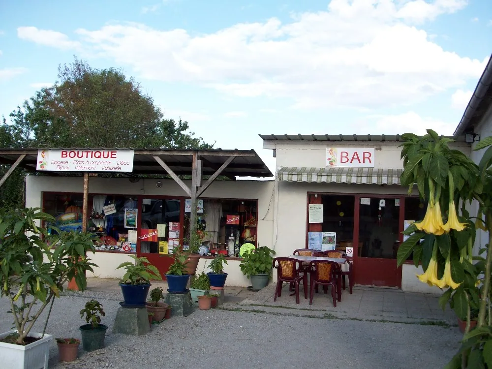 Le Petit d'Asie à Noyant-d'Allier, Allier (03)