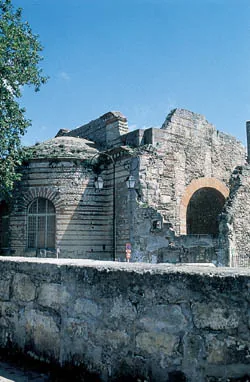 Les Thermes de Constantin en Arles, Bouches-du-Rhône (13)