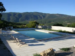 Les Laurons à Caseneuve, Vaucluse (84)