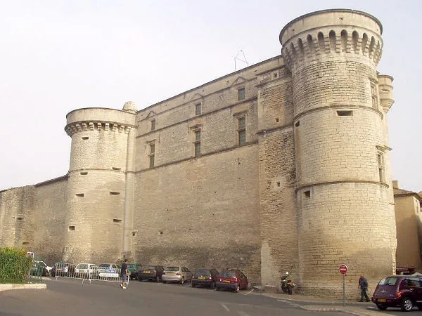 Le Château de Gordes à Gordes, Vaucluse (84)
