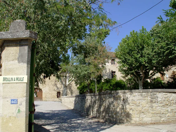 Le Moulin des Costes à Pélissanne, Bouches-du-Rhône (13)