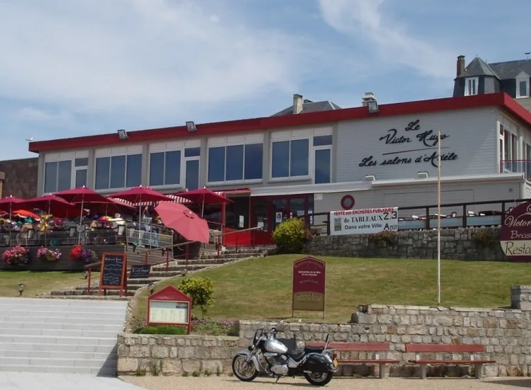 LE VICTOR HUGO à Veules-les-Roses, Seine-Maritime (76)