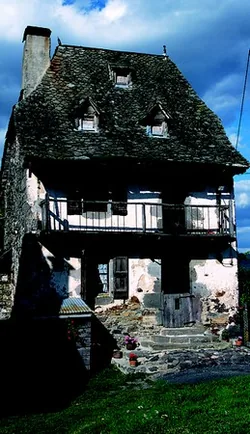 Maisons Delpuech - Cros de Ronesque à Vic-sur-Cère, Cantal (15)
