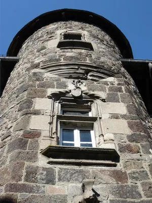 Maison des Princes de Monaco à Vic-sur-Cère, Cantal (15)