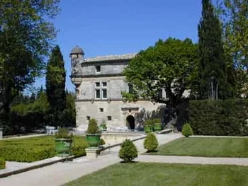 Mas de la Brune à Eygalières, Bouches-du-Rhône (13)