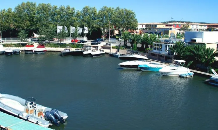 Mediaco Yachts à Grimaud, Var (83)
